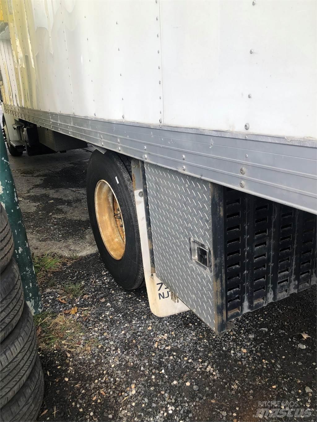 Freightliner M2 Вантажівки / спеціальні
