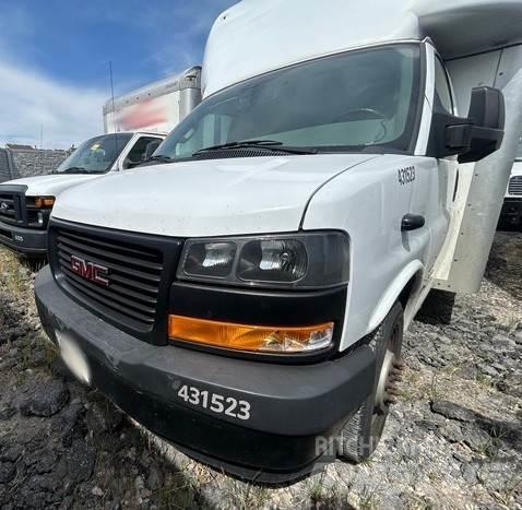 GMC Savana 4500 Фургони