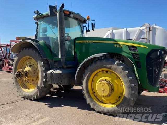 John Deere 8430 Трактори