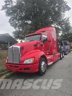 Kenworth T660 Тягачі