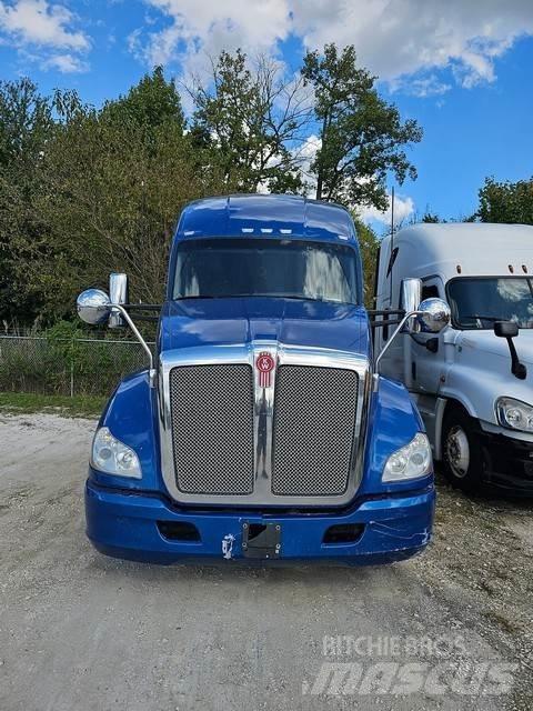 Kenworth T680 Тягачі