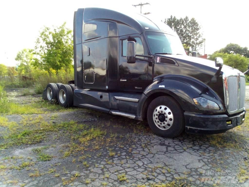 Kenworth T680 Тягачі