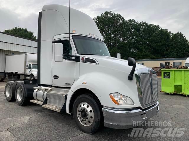 Kenworth T680 Тягачі