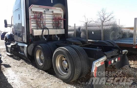 Kenworth T680 Тягачі