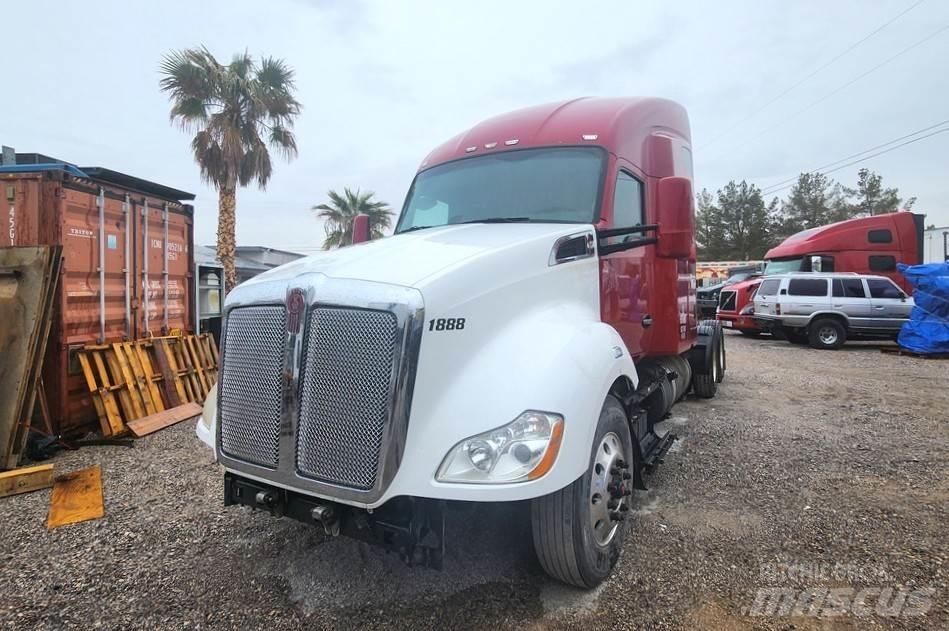 Kenworth T680 Тягачі