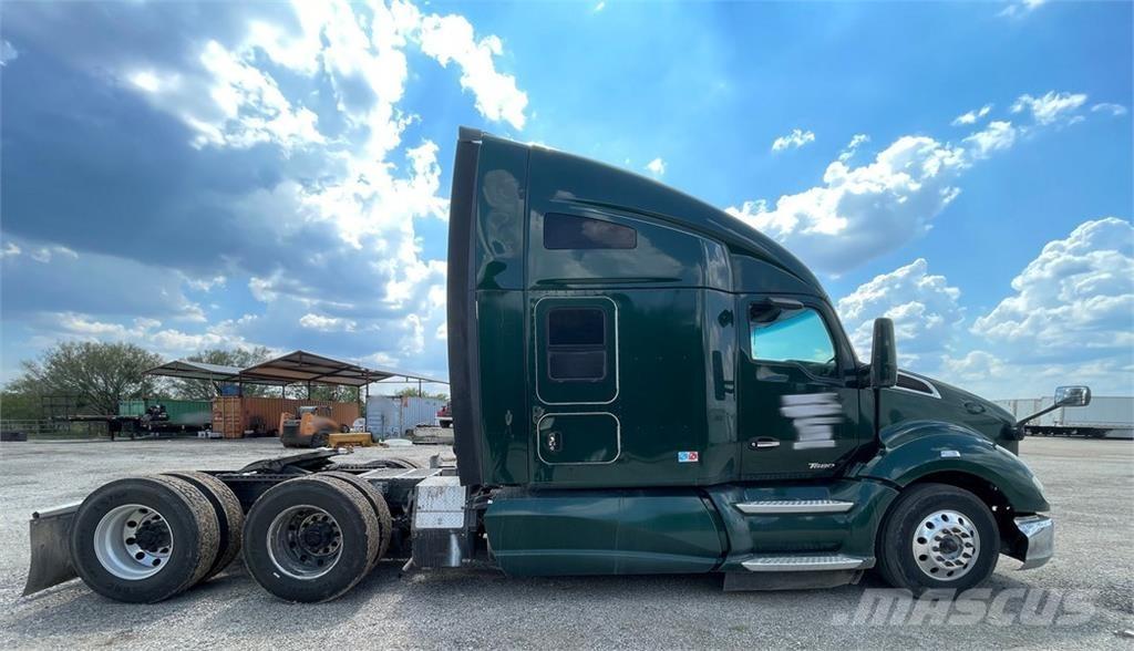 Kenworth T680 Тягачі