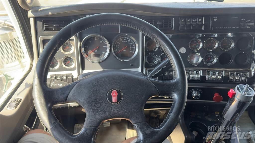 Kenworth W900 Тягачі