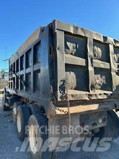 Mack CT713 Самоскиди