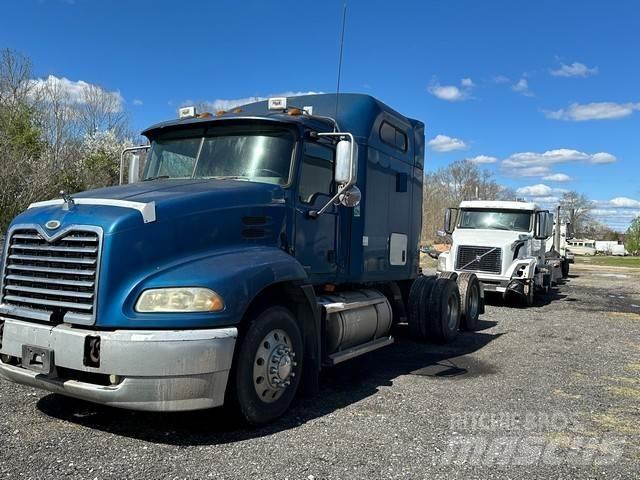 Mack CXN613 Тягачі