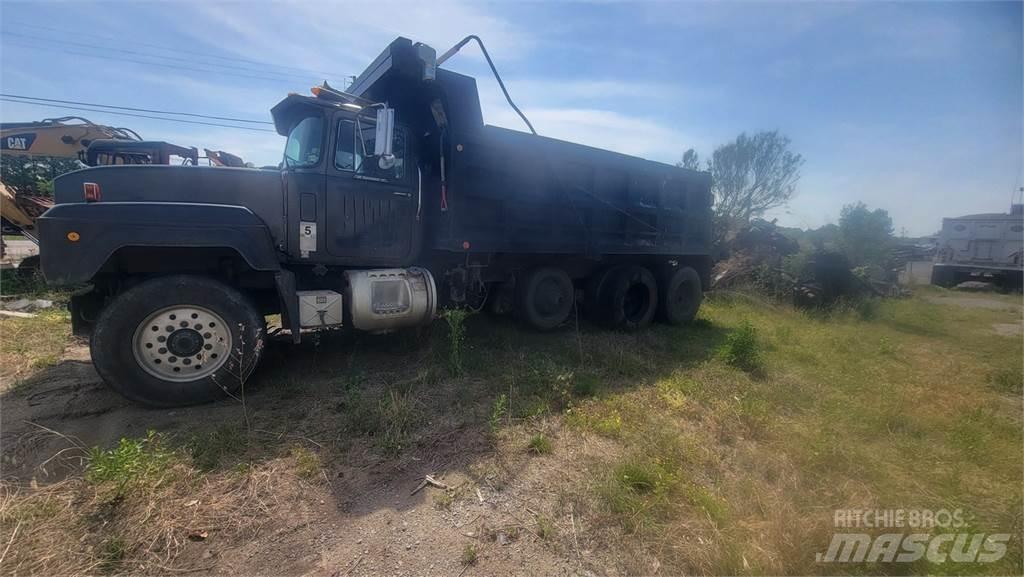 Mack RD6885 Самоскиди