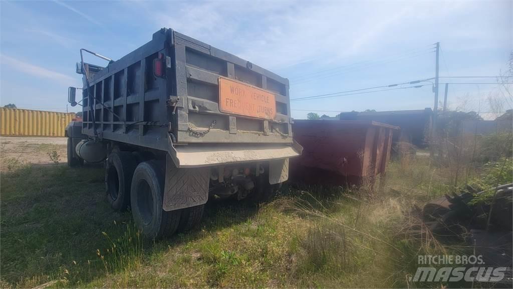 Mack RD6885 Самоскиди