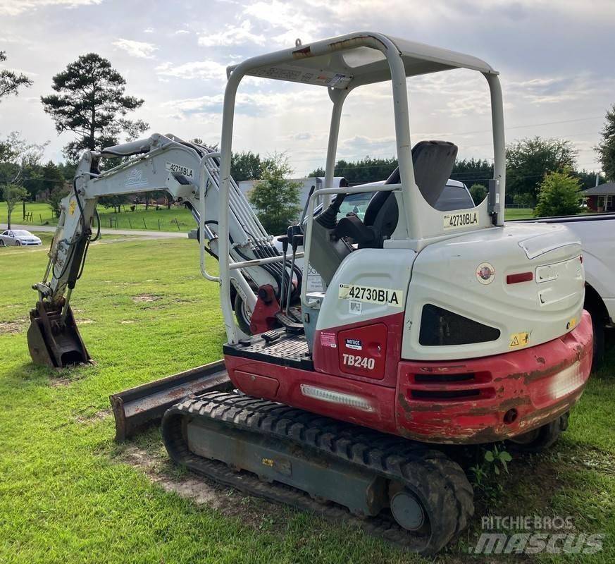 Takeuchi TB240 Середні екскаватори 7т. - 12т.