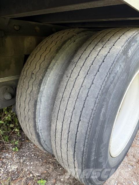 Utility VS2DX Причепи-фургони