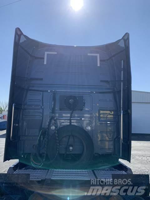 Volvo VNL 760 Тягачі
