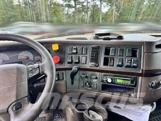 Volvo VNL64T780 Тягачі