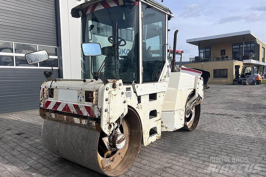 CAT CB 434 D Котки тротуарні