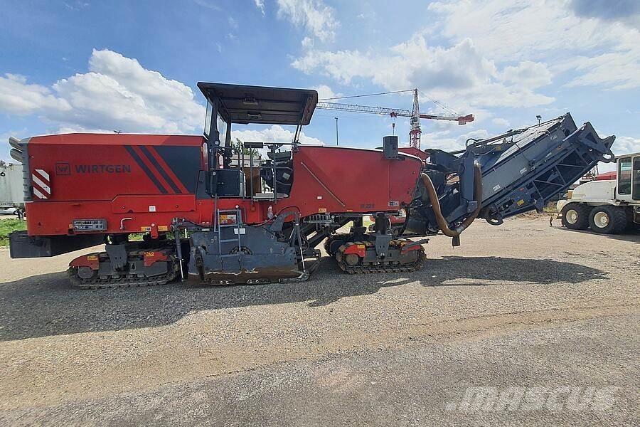 Wirtgen W 220 Холодні дорожні фрези