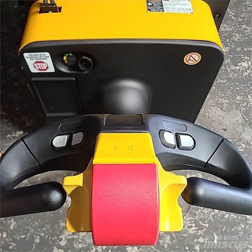 Yale MSW040 Самохідні електроштабелери
