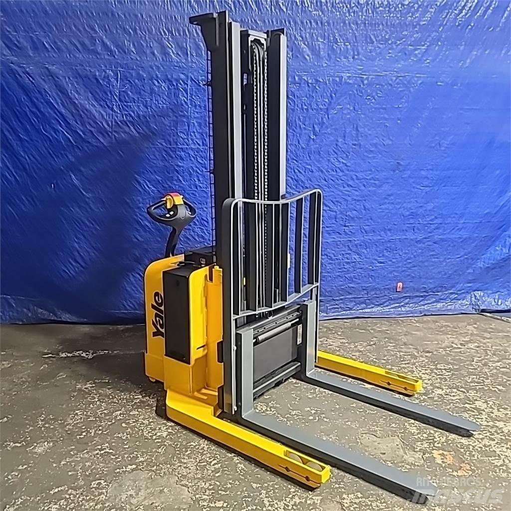 Yale MSW040 Самохідні електроштабелери
