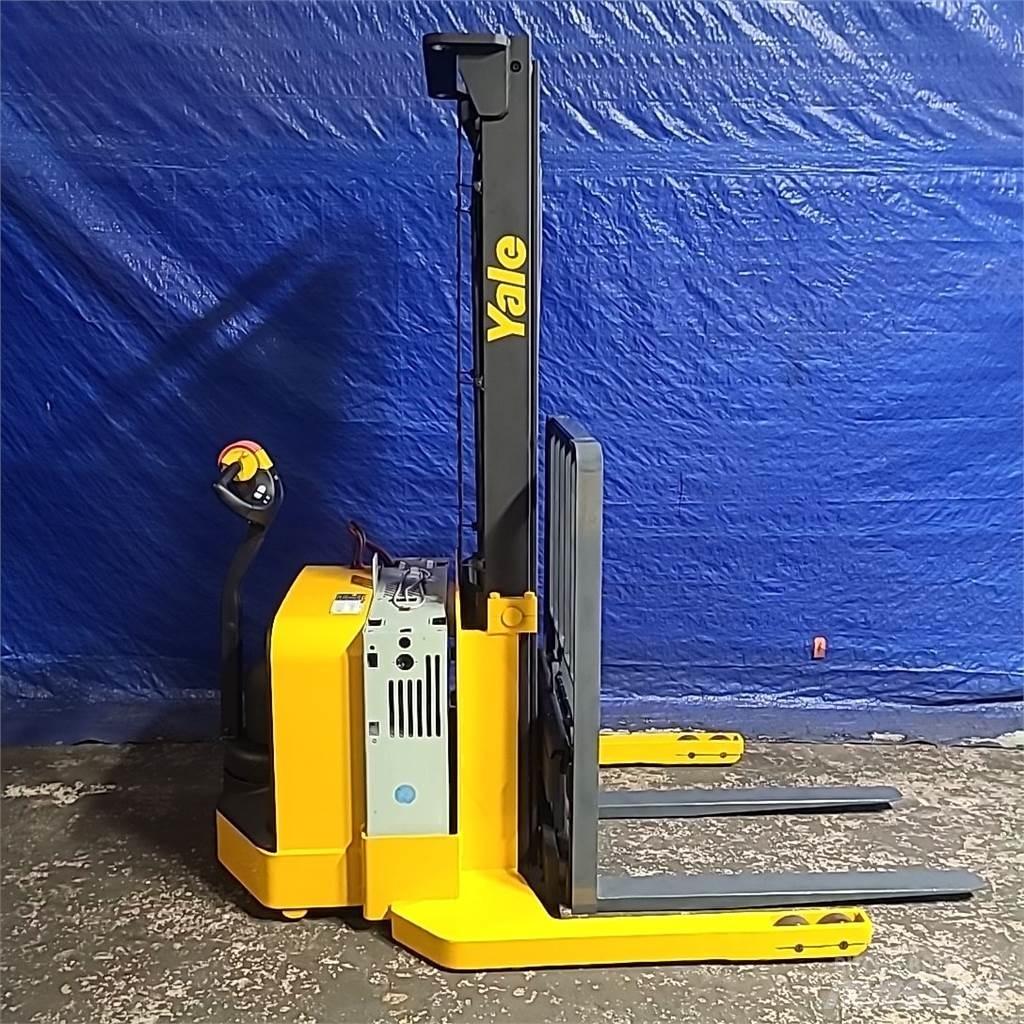 Yale MSW040 Самохідні електроштабелери