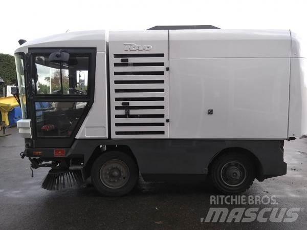 Ravo 530STH Підмітальні машини