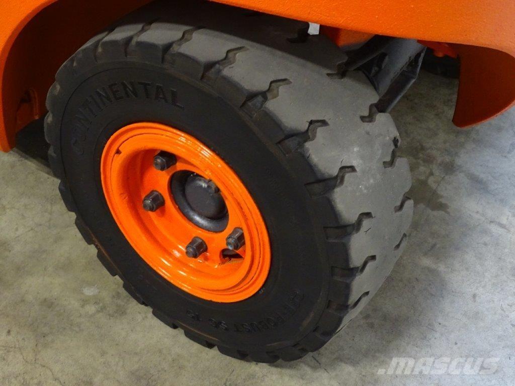 Linde H30D Дизельні навантажувачі