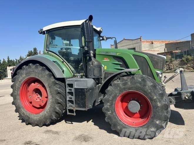 Fendt 824 PROFI Трактори