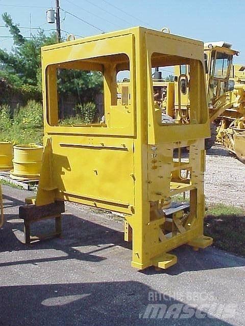 CAT  Кабіна