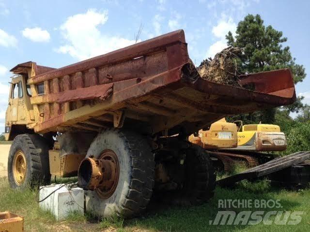 CAT 773B Зчленовані самоскиди