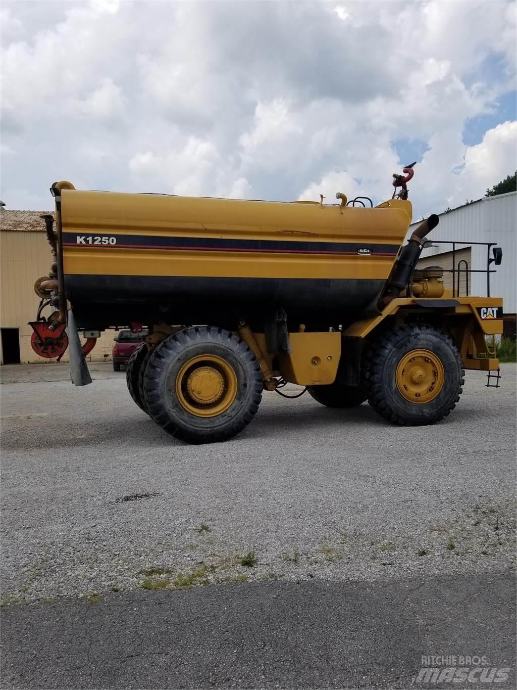CAT 773B Поливальні машини