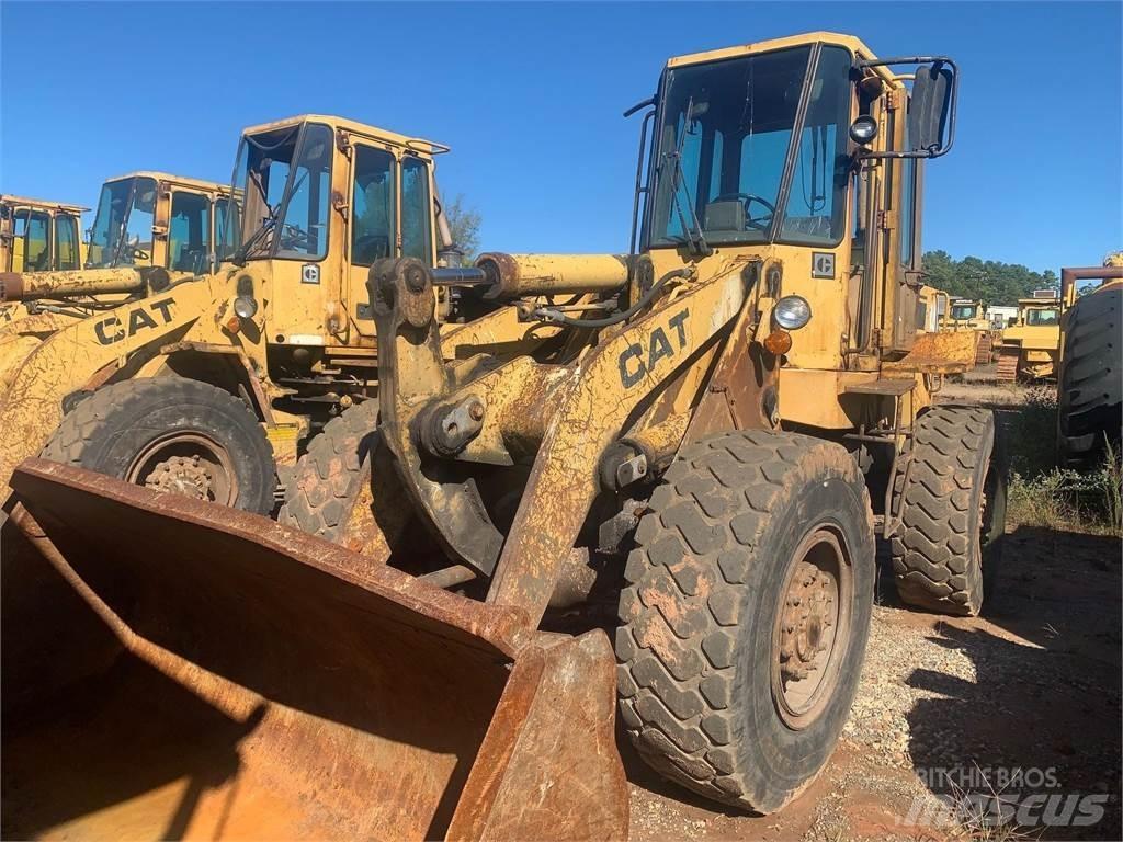CAT 926E Фронтальні навантажувачі