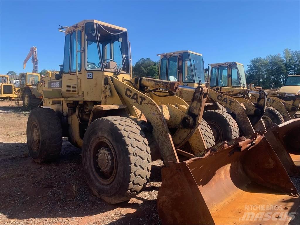 CAT 926E Фронтальні навантажувачі