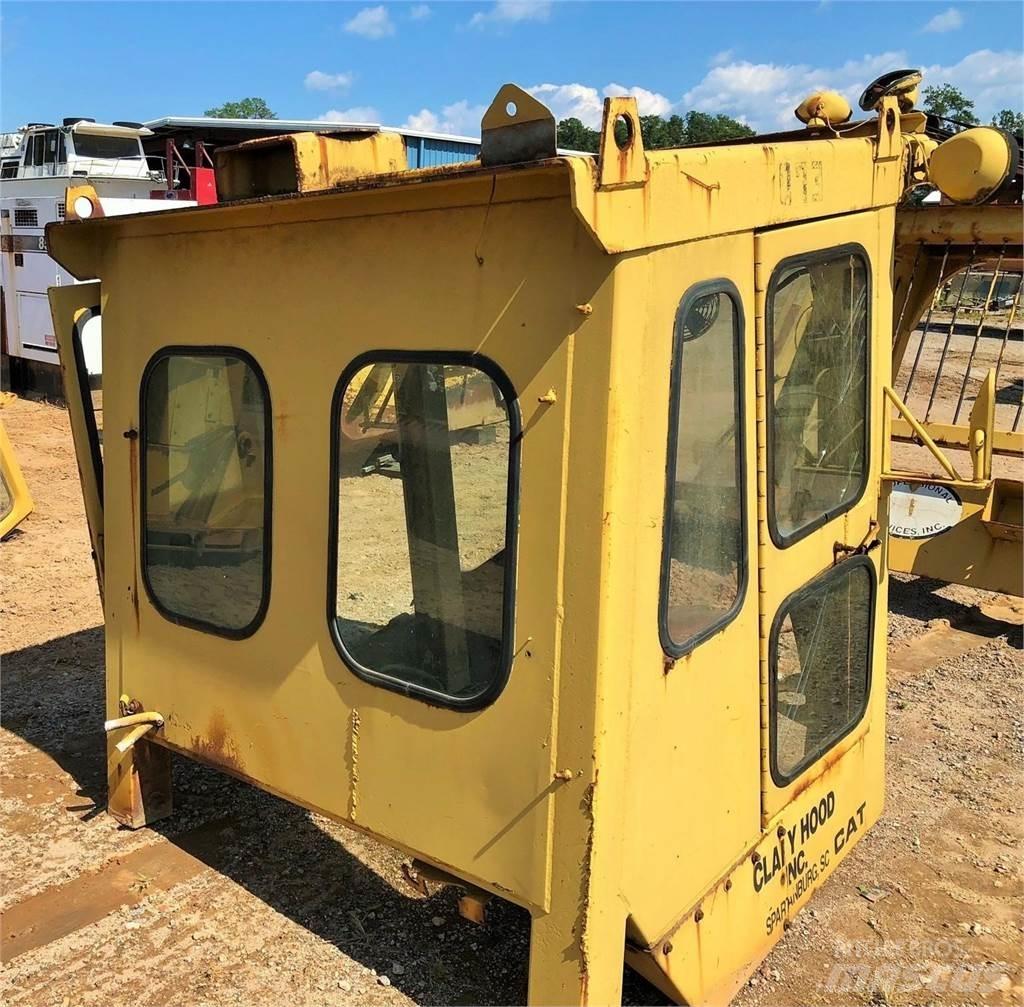 CAT 980C Кабіна