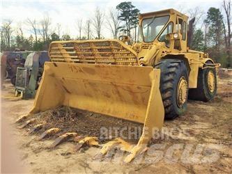 CAT 988 Фронтальні навантажувачі