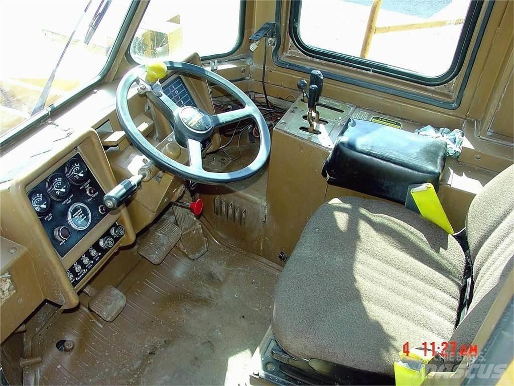CAT 988B Фронтальні навантажувачі