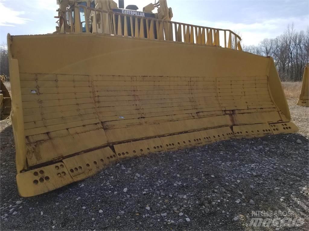 CAT D11N Гусеничні бульдозери