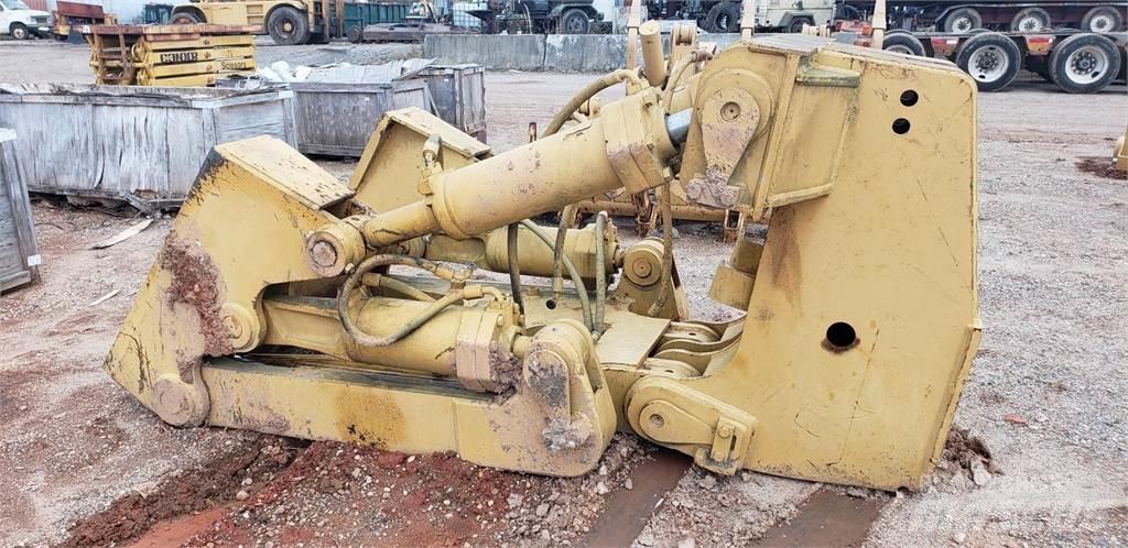 CAT D8R Скарифікатори