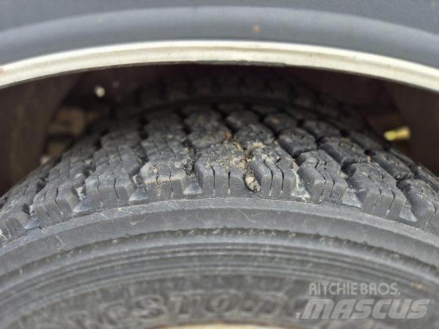 Fuso CANTER Сміттєвози