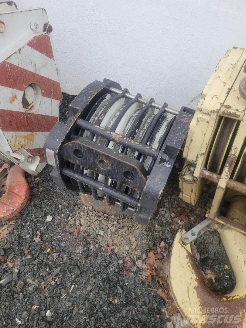 Liebherr  Запчастини для кранів