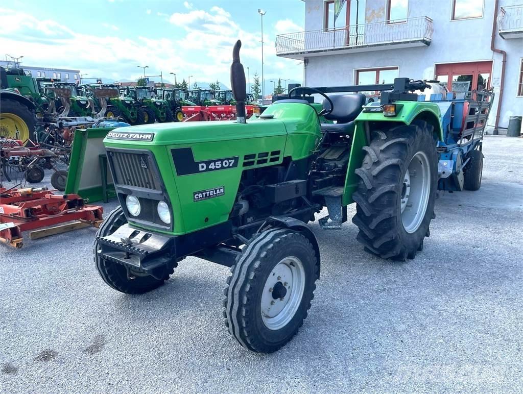 Deutz-Fahr D 45 07 Трактори