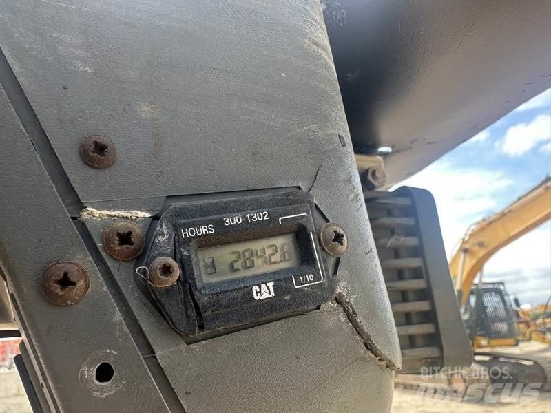 CAT 236B Будтехніка - Інші