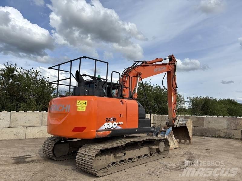 Hitachi ZX130 Гусеничні екскаватори