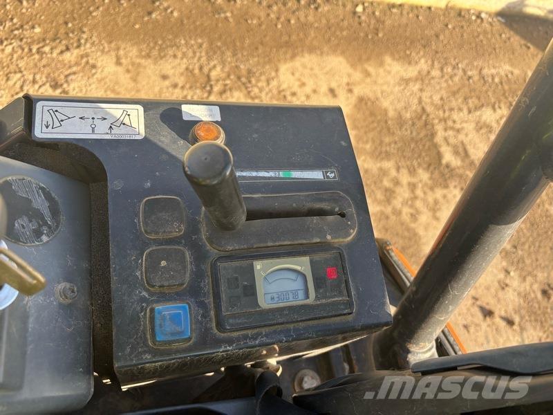 Hitachi ZX19 Гусеничні екскаватори