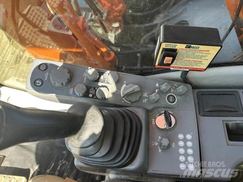 Hitachi ZX210LC-6 Гусеничні екскаватори