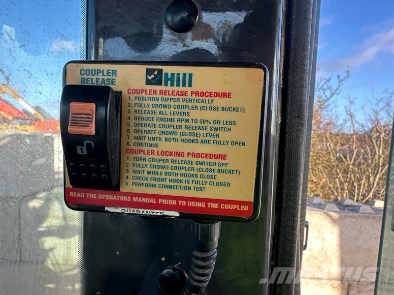 Hitachi ZX210LC-6 Гусеничні екскаватори