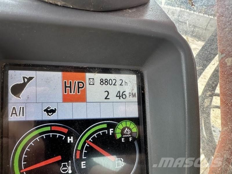 Hitachi ZX225USRLC-6 Гусеничні екскаватори