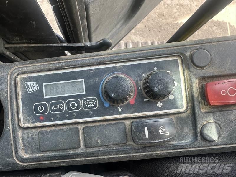 JCB JS220 LC Гусеничні екскаватори