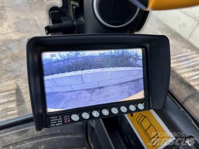 JCB JS370 LC T4 Гусеничні екскаватори