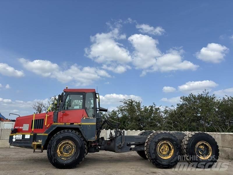 Komatsu HM300-1 Зчленовані самоскиди