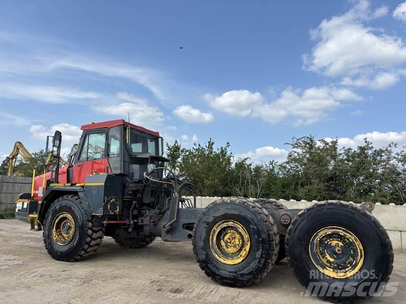 Komatsu HM300-1 Зчленовані самоскиди